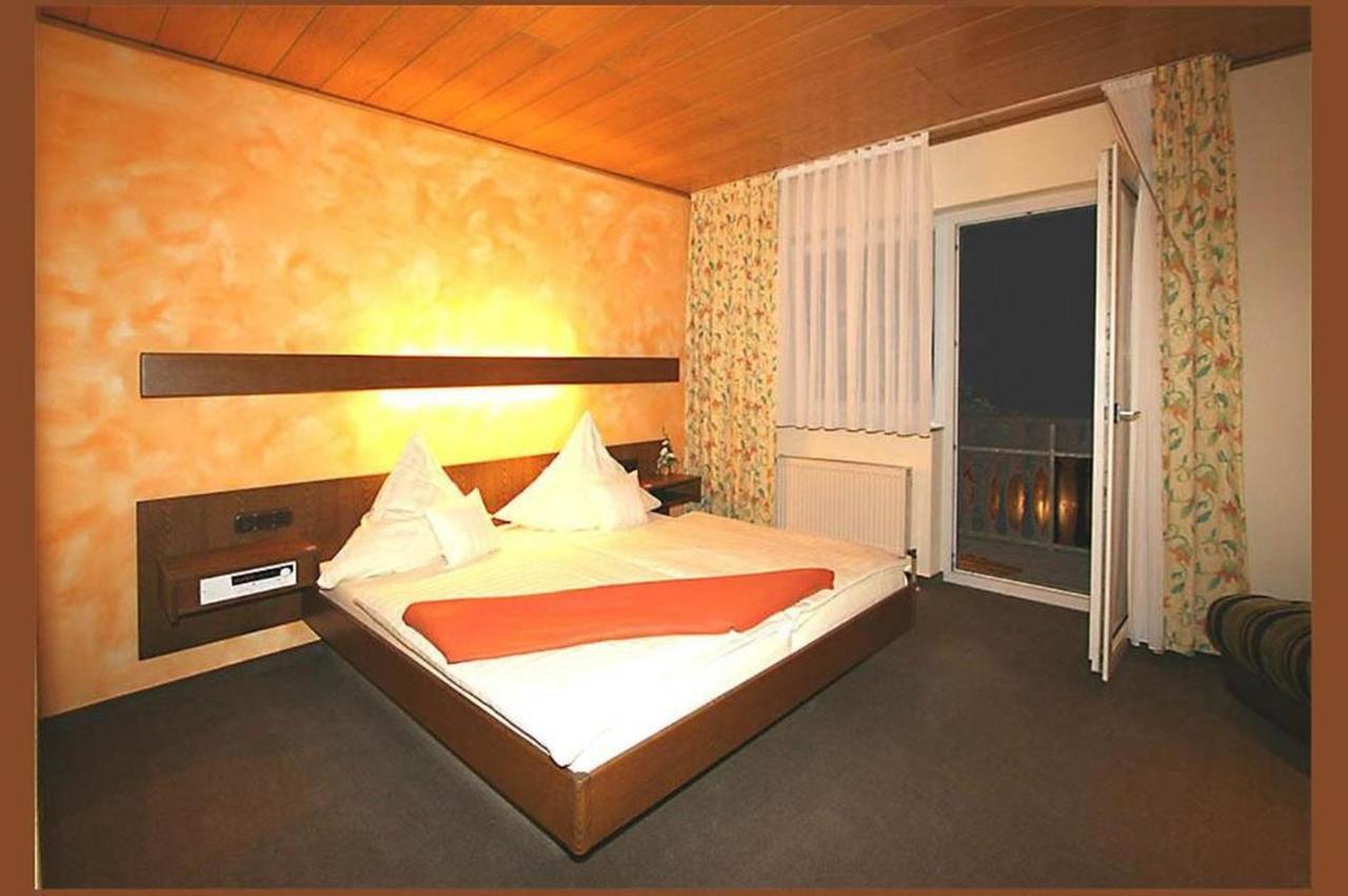 Hotel Zur Krone Ronneburg  Dış mekan fotoğraf