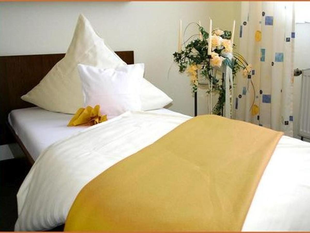 Hotel Zur Krone Ronneburg  Dış mekan fotoğraf